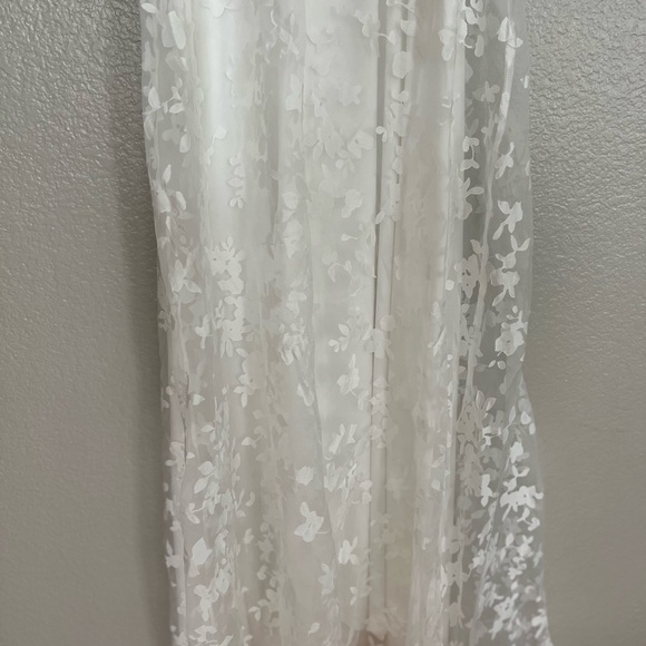 NWOT Romantic Dedication White Floral Off-the-Shoulder Maxi Dress - Picture 10 of 11